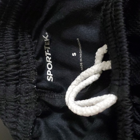 ATTN!! AMAZON WORKERS 2 piece shorts outfit, small, black. - Picture 5 of 7